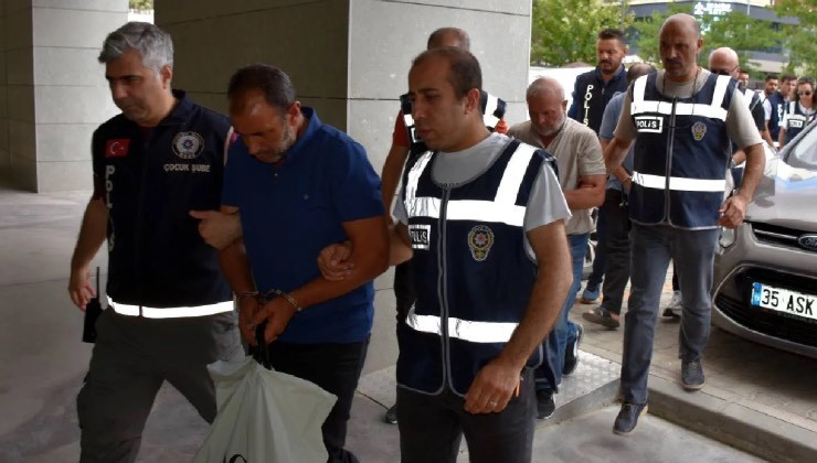 Cesedi parçalayıp 10 yıl derin dondurucuda sakladılar