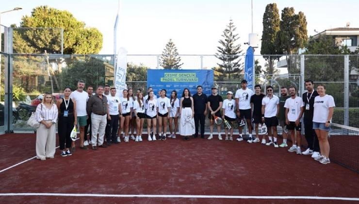 Çeşme’de spora yeni yatırım: 16 Eylül Kurtuluş Parkı’na padel kortu kazandırıldı
