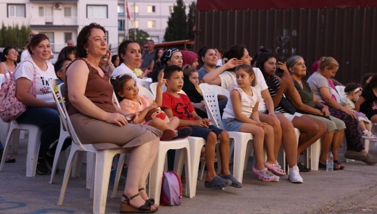 Çiğli’de Mahalle Tiyatro Günleri yüzlerce çocukla buluştu