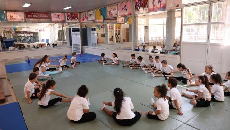 Efeler’de minikler jimnastikle güçleniyor