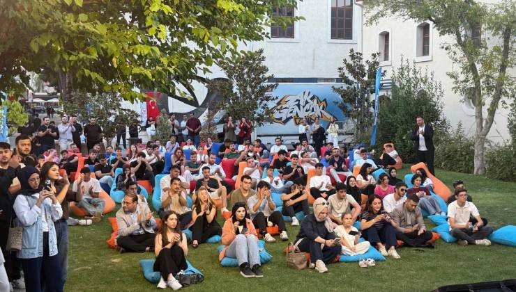 Gençlerden yoğun ilgi: İzmir Kültür Sanat Fabrikası’nda ‘Tercih Buluşmaları’ gerçekleştirildi