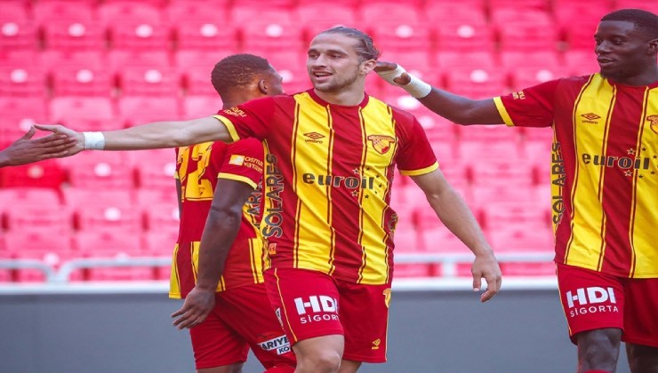 Göztepe'de alkışlar defansa