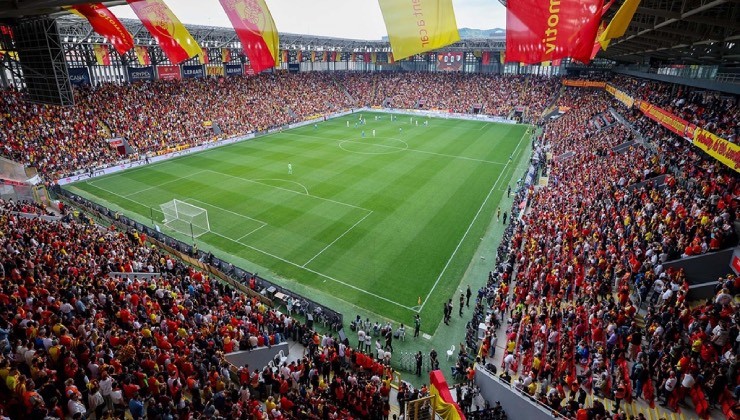 Göztepe ile Trabzonspor, İsmail Köybaşı'nın jübilesi için sahada