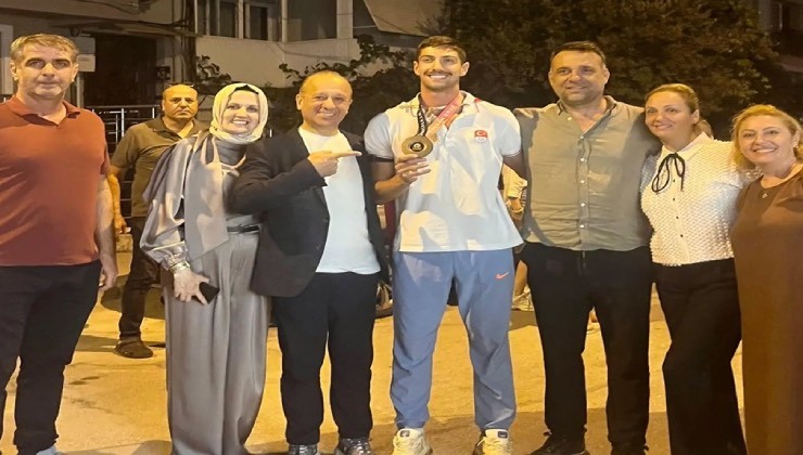 İsmail Nezir'e İzmir'de karşılama