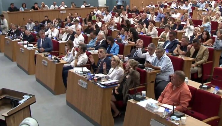 İzmir Büyükşehir meclisinde dengeler değişti... Yeter: Demokratik mücadelemizi sürdürereceğiz