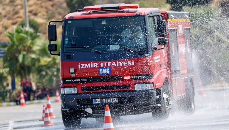 İzmir İtfaiyesi’nin şoförleri zorlu eğitimlerden geçiyor