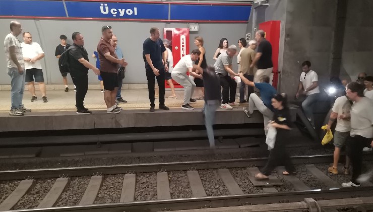 İzmir Metro'da arıza... Yolcular raylara inip yürüdü!
