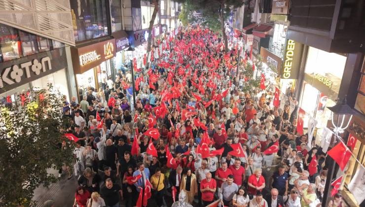 Karşıyaka Çarşısı 30 Ağustos’ta gelincik tarlasına dönüştü!