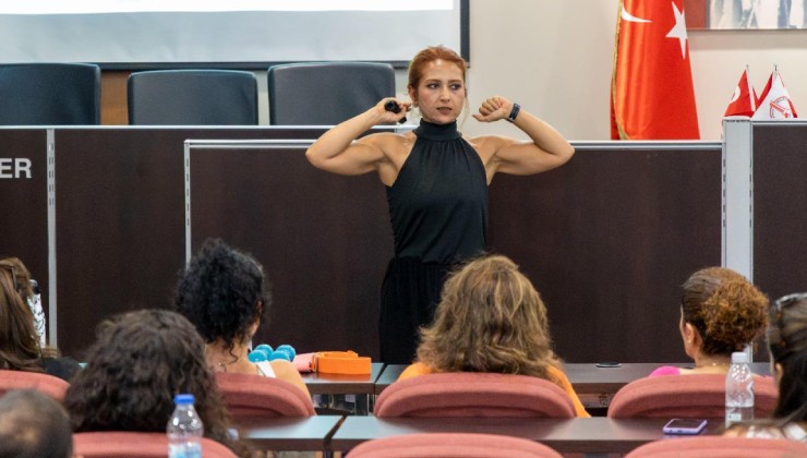 Karşıyaka'da personele ‘daha sağlıklı çalışma’ semineri
