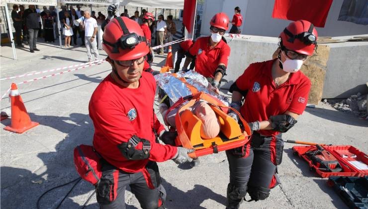 Karşıyaka’da afetlere hazırlık seferberliği büyüyor