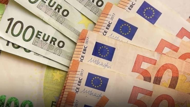 Komşu parasını değiştirdi: Tamamen euroya geçti