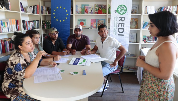 Konak’ta Roman gençlere CV ve kariyer yönetimi eğitimi