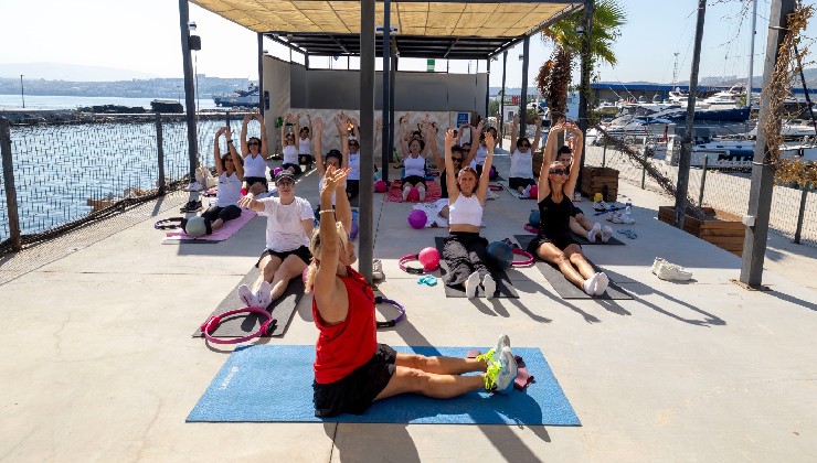 Körfez manzarasında spor keyfi