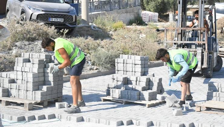 Kuşadası Belediyesi'nden Değirmendere’de 6 bin metrekarelik yol mesaisi