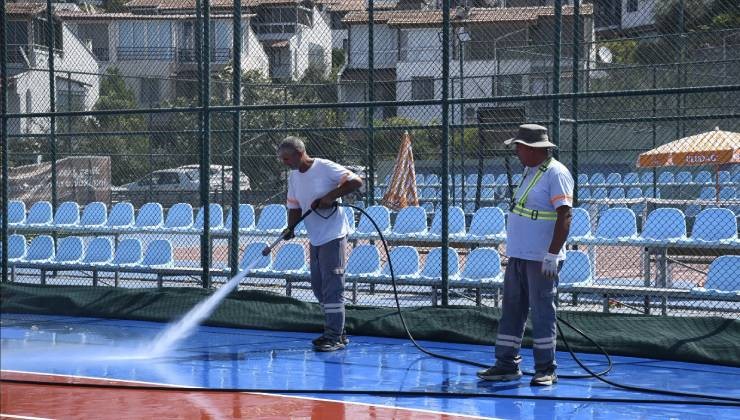 Kuşadası Tenis Kulübünde kapsamlı temizlik çalışması
