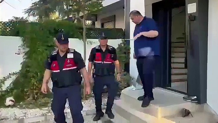 Menderes Belediyesi'ne operasyon... Başkan Çiçek dahil 15 kişiye gözaltı!