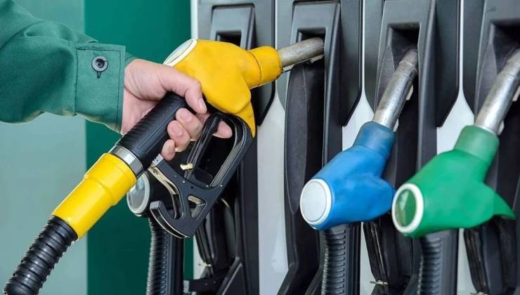 Motorine üst üste ikinci indirim