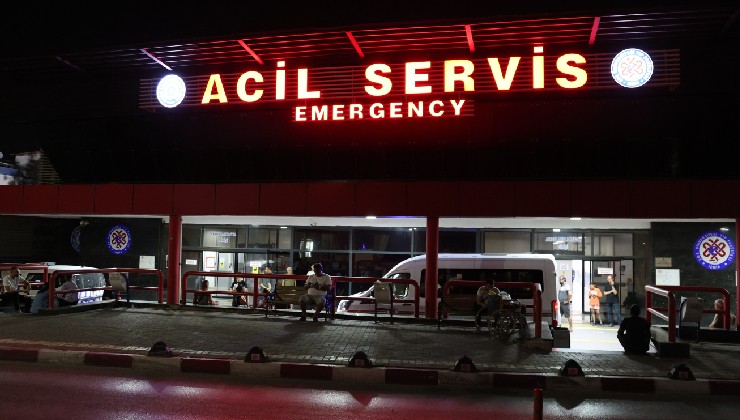 Motosiklet bariyerlere çarptı: 1 ölü, 1 ağır yaralı