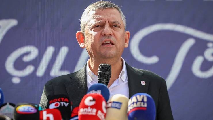 Özel, Yeni Parti Genel Merkezi'ne ilk gelişinde konuştu