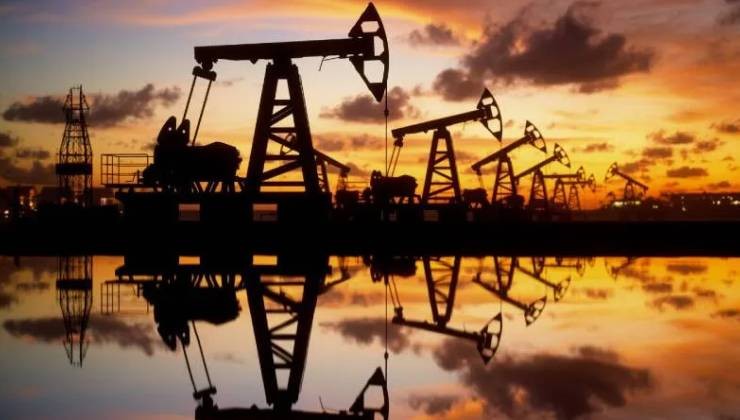 Petrol fiyatlarında Hürmüz gerilimi etkisi: Varili 83 doları aştı