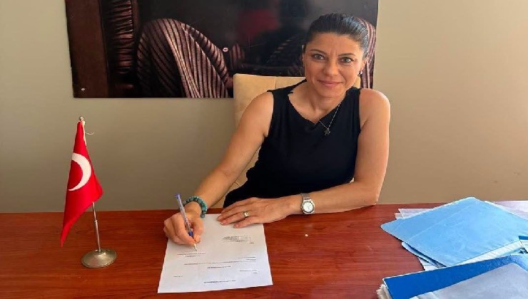 YENİ Parti Efes Selçuk İlçe Başkanlığı'nın kuruluş evrakları teslim edildi