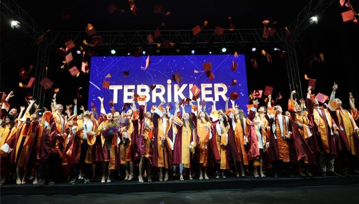144 mezunun gurur gecesi