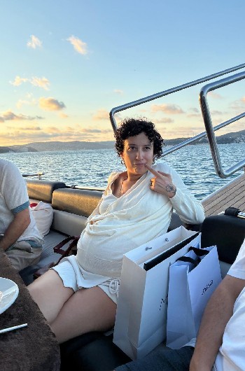 Aşırı derecede gebeyim dedi: Melike Şahin’in karnı burnunda son haline beğeni yağdı