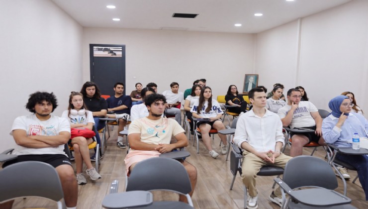 Başkan Yetişkin'den gençlere sınav yolculuğunda rehberlik desteği