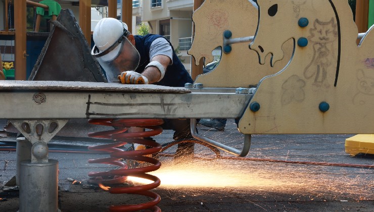 Bayraklı’da 28 park baştan sona yenileniyor