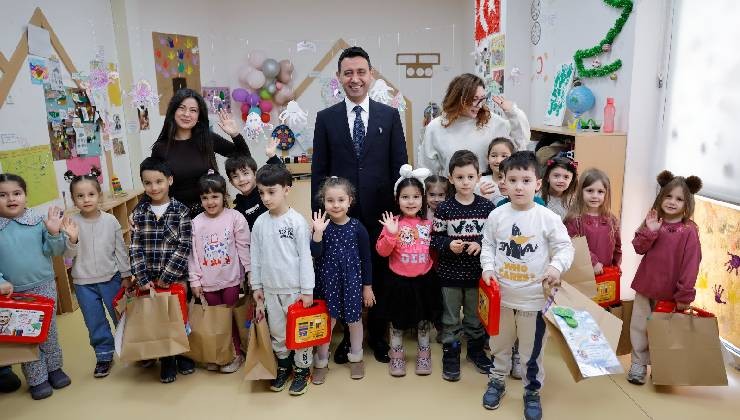 Bayraklı’da eğitime anaokulundan üniversiteye kadar destek
