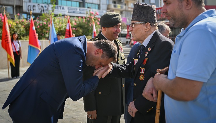 Bornova'da 19 Eylül Gaziler Günü törenle kutlandı
