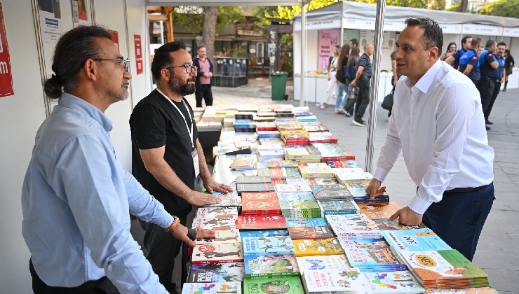 Bornova’da edebiyat rüzgarı... 7. Homeros Kitap Günleri kapılarını açtı