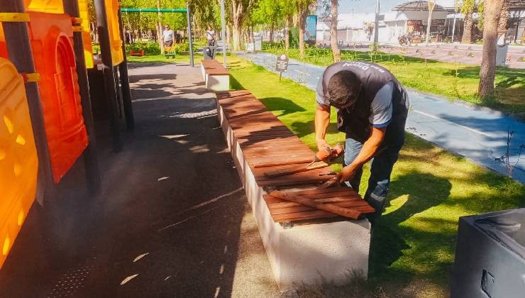 Didim Belediyesi’nin parklardaki bakım ve onarım çalışmaları devam ediyor