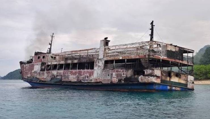 Filipinler'deki yolcu feribotunda yangın çıktı: 76 ölü