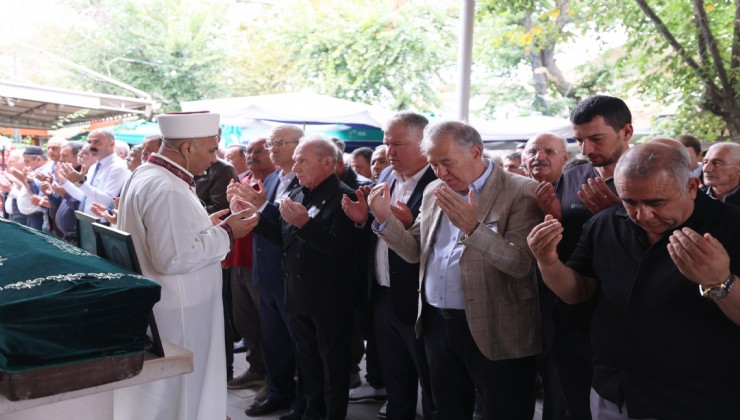 Gazeteci Ahmet Çipli, Urla’da son yolculuğuna uğurlandı
