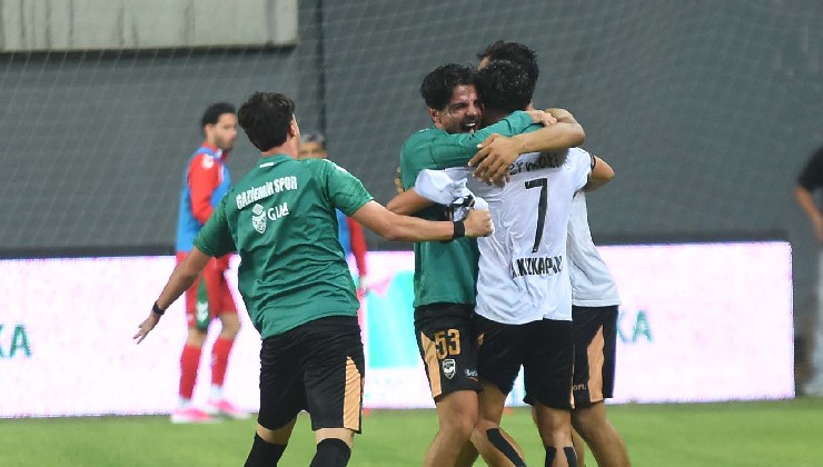 Gaziemirspor dolu dizgin