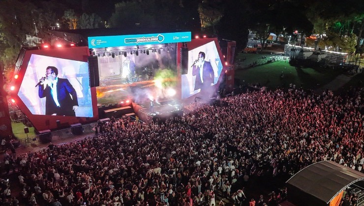 İEF geceleri müzik ve kahkaha dolu