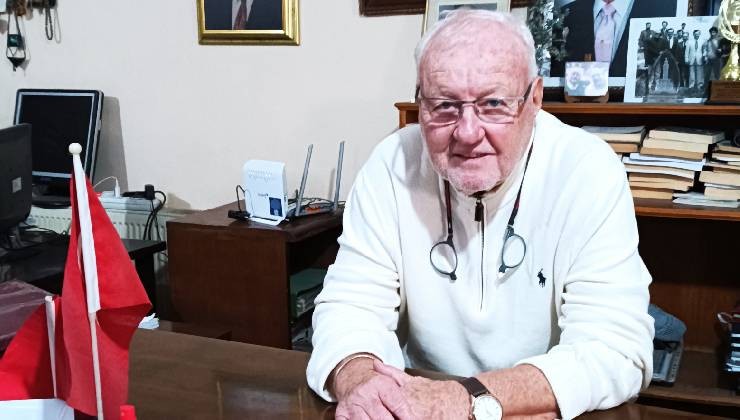 İZFAK, üniversiteli gençlere verdiği burs sayısını arttırmak için destek bekliyor