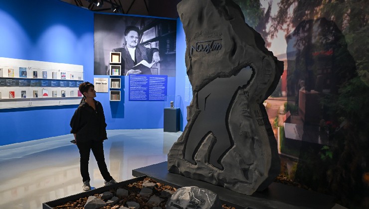 İZKİTAP ziyaretçileri Kültürpark’taki sergileri keşfetti