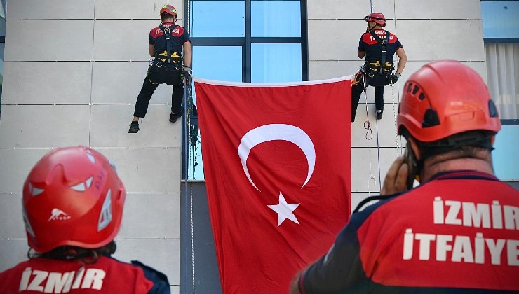 İtfaiye Haftası’nda Dikili’de nefes kesen tatbikat