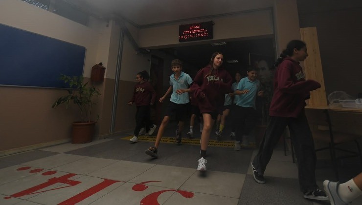 İtfaiye Haftası’nda öğrencilere yangın ve afet eğitimi