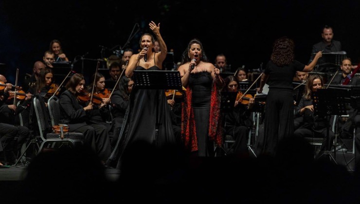 İzmir Oda Orkestrası yeni sezonu Zeytin Sahne’de açtı
