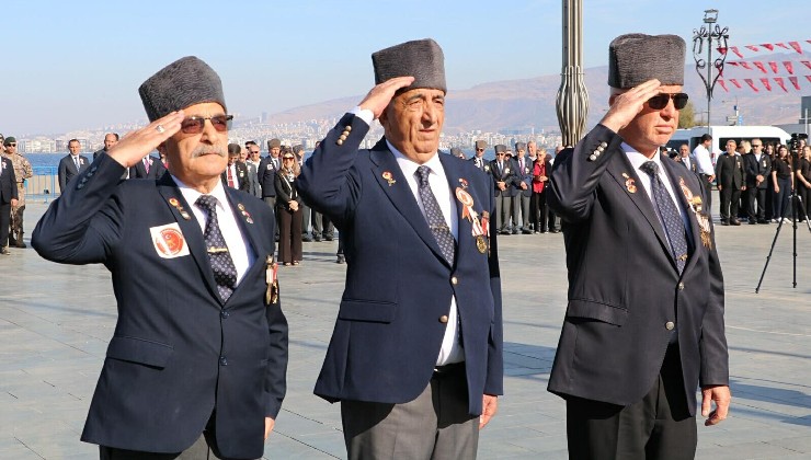 İzmir'de Gaziler Günü için çelenk töreni düzenlendi