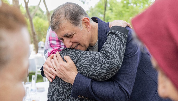 İzmir’de emeklilere yaklaşık 90 milyon TL’lik destek