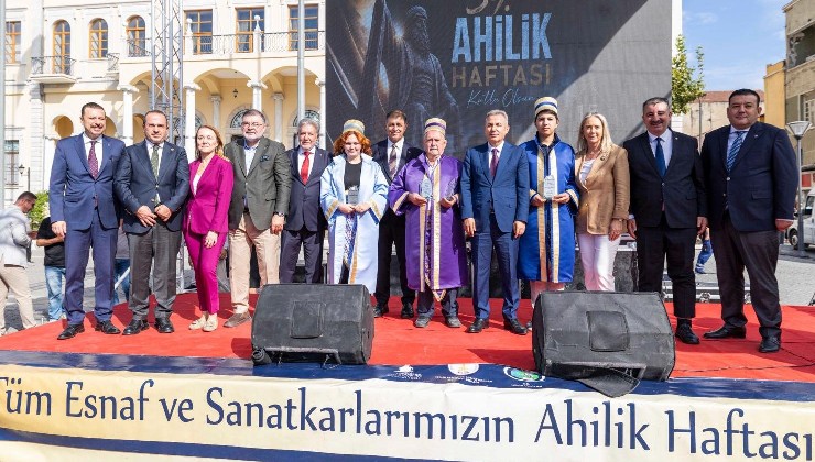 İzmir’de esnafın bayramı coşkuyla kutlandı