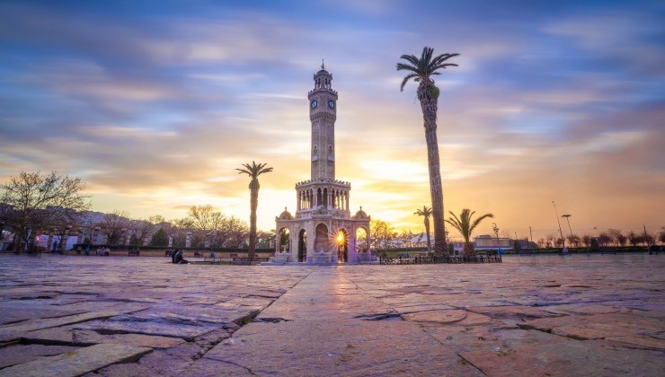 İzmir’in dijital rehberi yenilendi