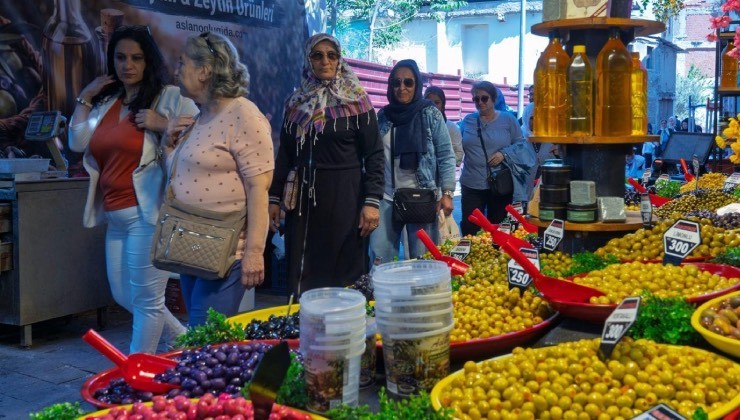 İzmir’in emeklileri kenti keşfetmeye devam ediyor