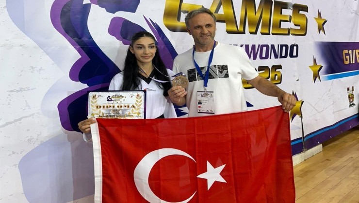 İzmirli tekvandoculardan Avrupa’da üç madalya