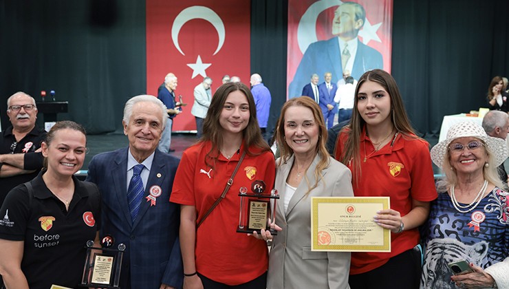 Konak’ta sporun emektarlarına vefa gecesi