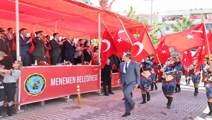 Kurtuluş coşkusu Menemen'i sardı